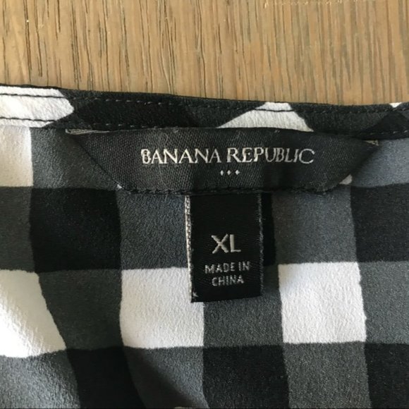 SOLD !!!  Banana Republic Checkerboard Cami. - Picture 7 of 7